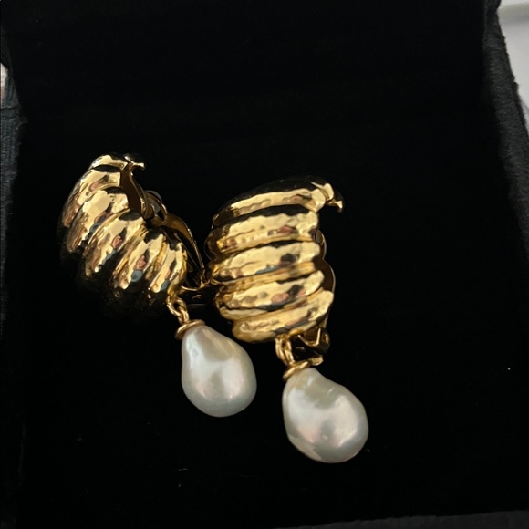 VALERE Jewelry - VALERE Pearl Earrings Cip-on NWT